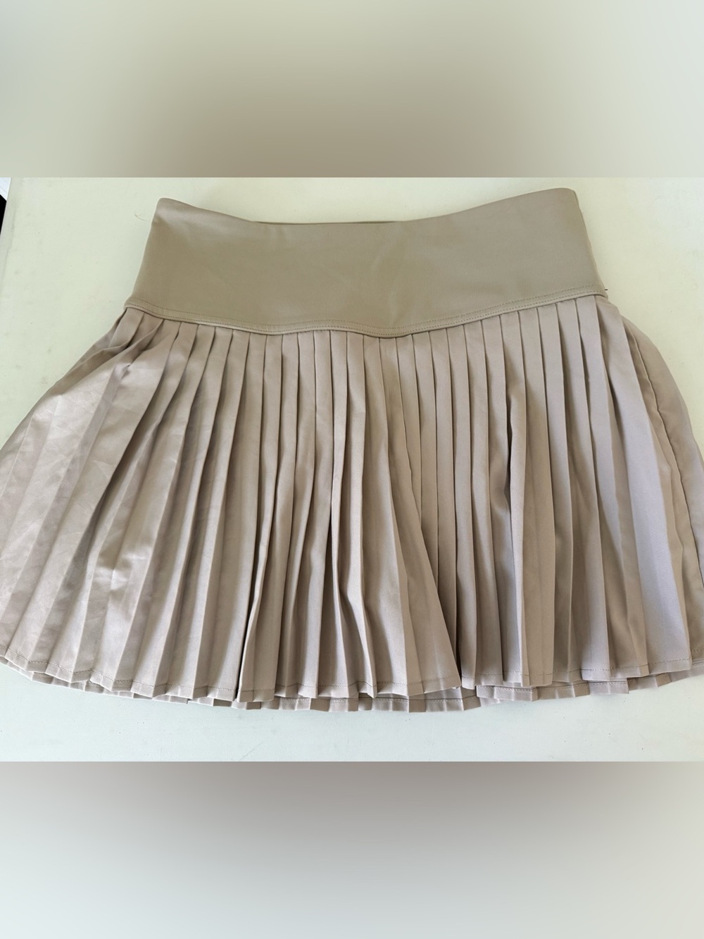 Fabletics Pleated Mini Skirt in Taupe XS